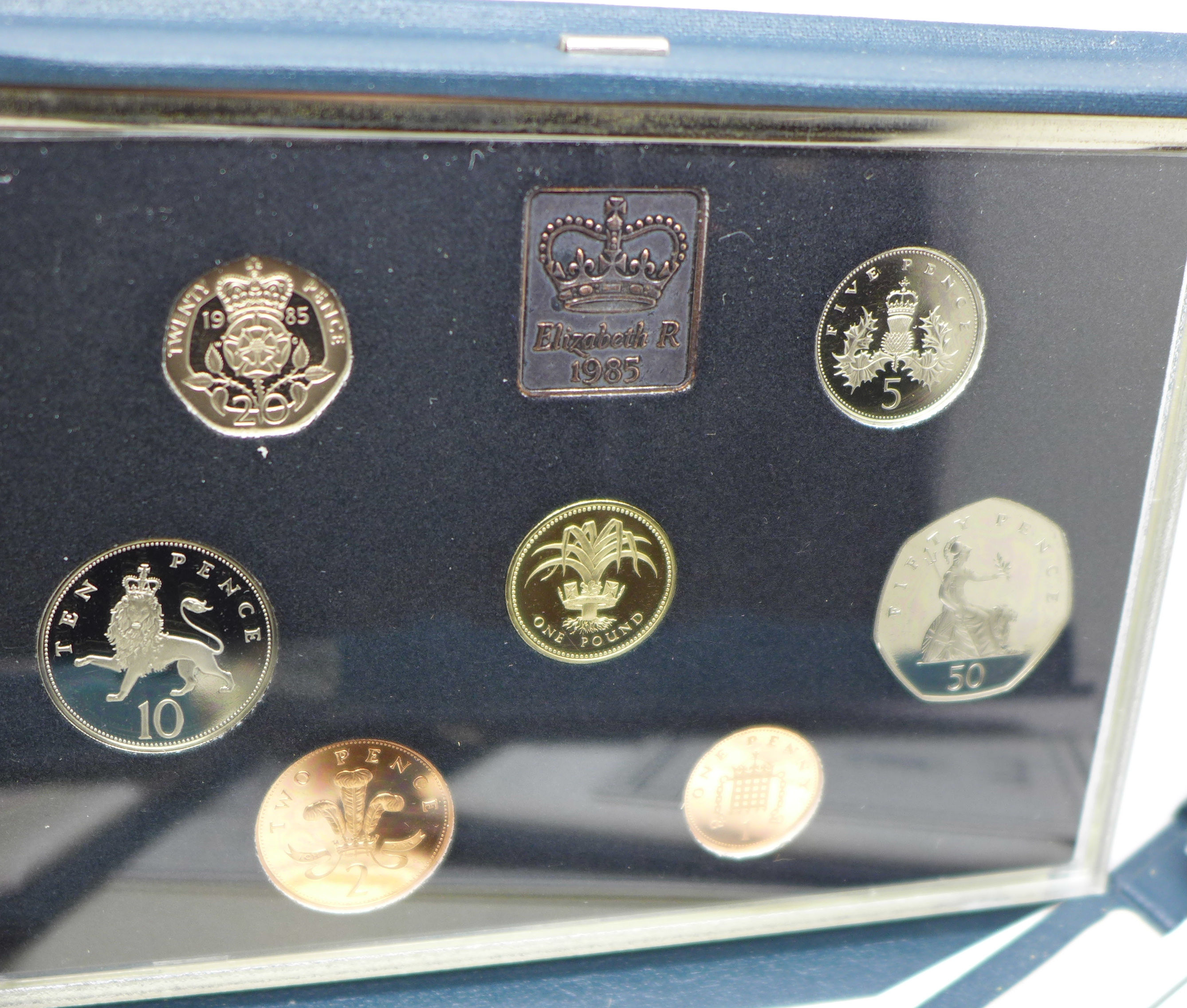 Five Royal Mint proof coin sets - Bild 2 aus 2