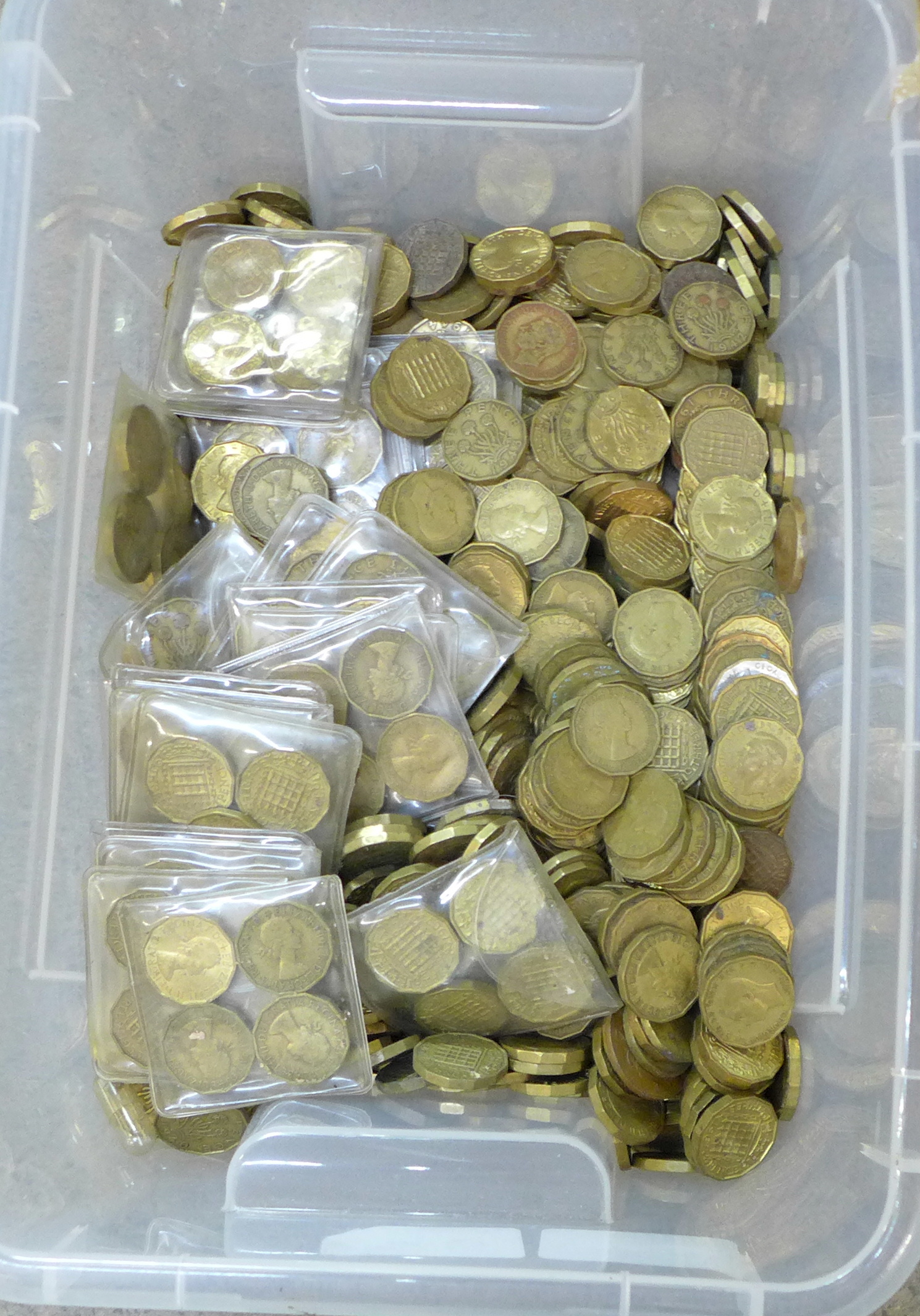 A large collection of threepenny bit coins, over 9kg