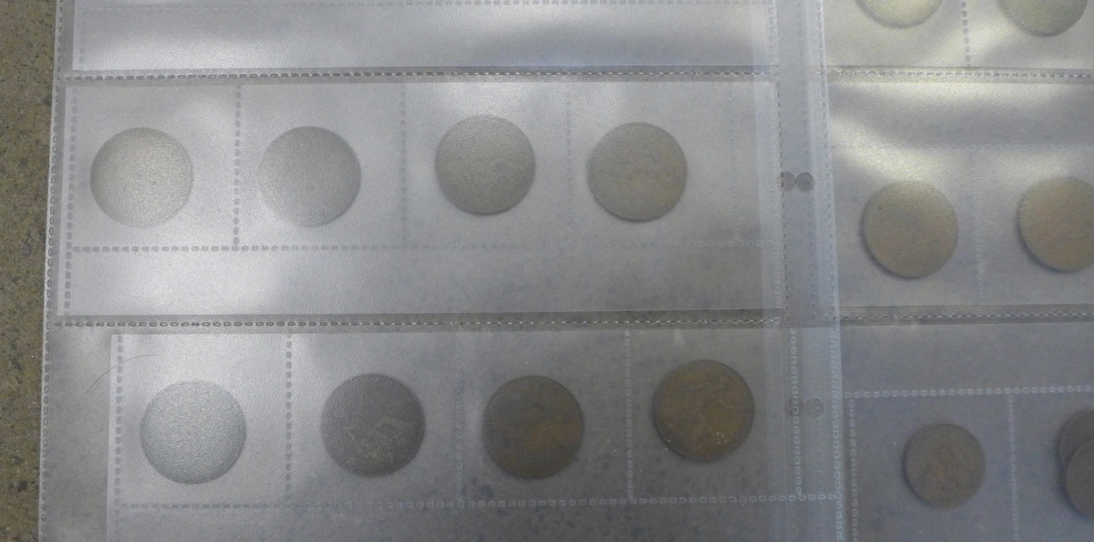 A collection of British coins and two German coins - Bild 3 aus 6