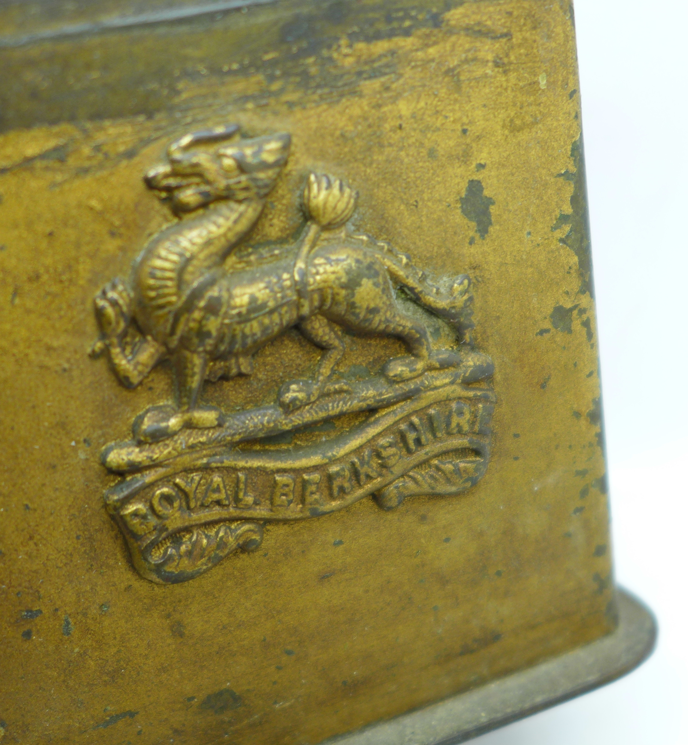 A money box with regimental badges, a magnifying glass with mother of pearl handle and an onyx - Image 6 of 7