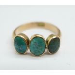 A 9ct gold and turquoise ring, 2.4g, J