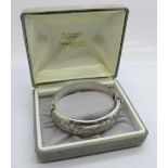 A silver bangle, 51g