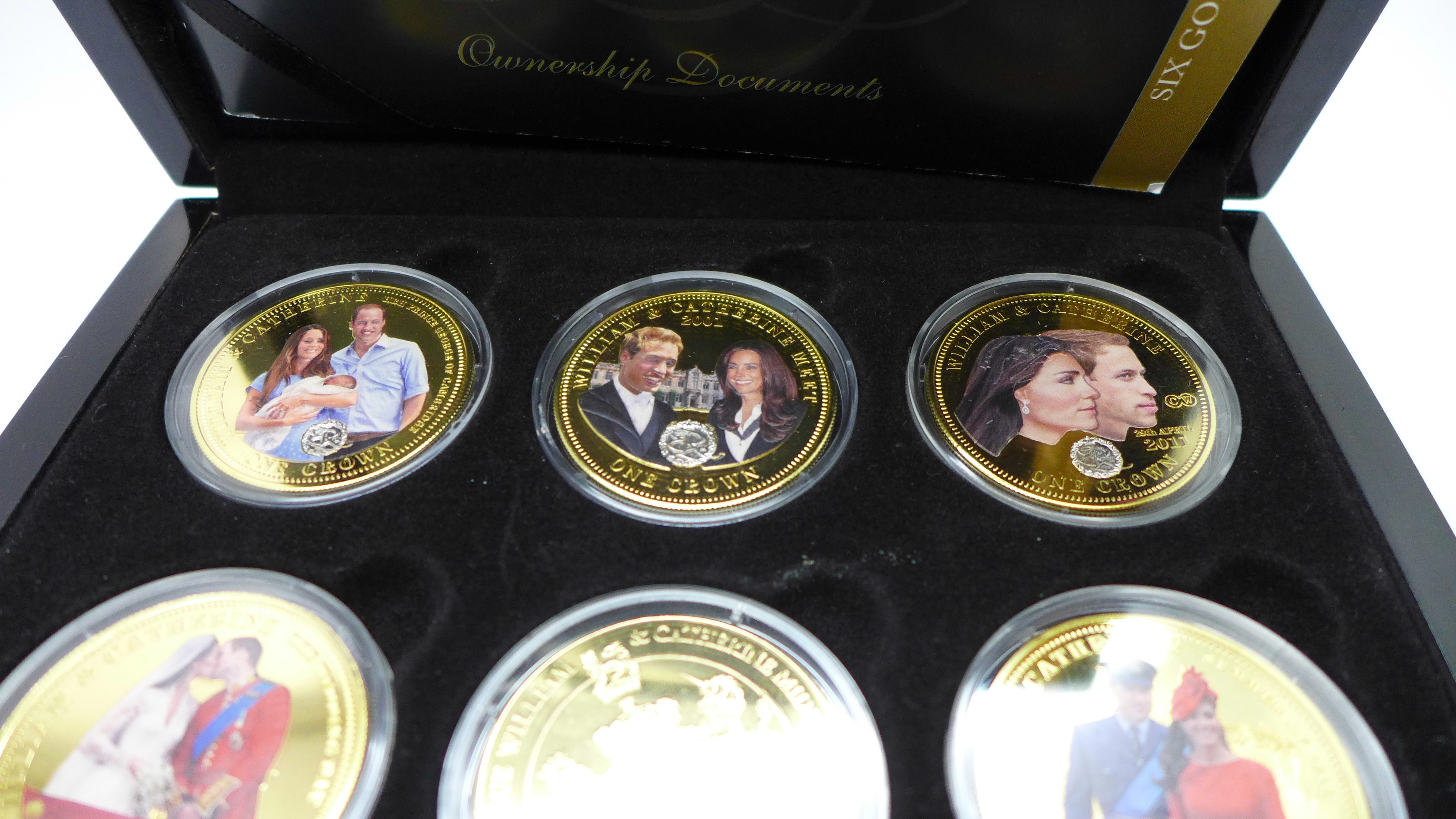 A set of The Golden Moments of Prince William and Catherine, six gold layered proof crowns - Bild 2 aus 3