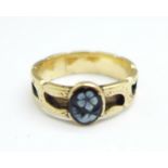 A Victorian 12ct gold mourning ring, 3g, Q