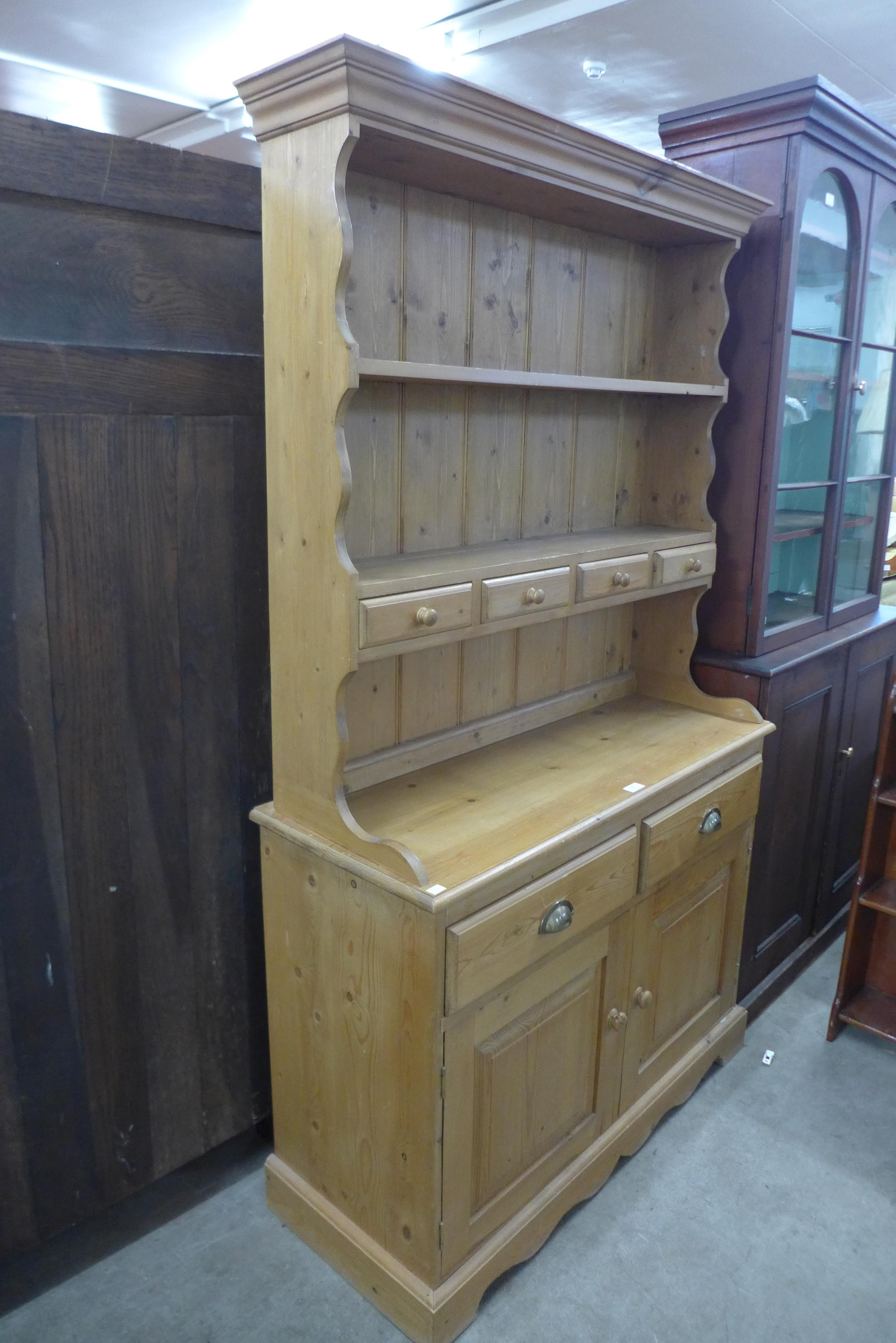 A pine dresser - Image 2 of 3