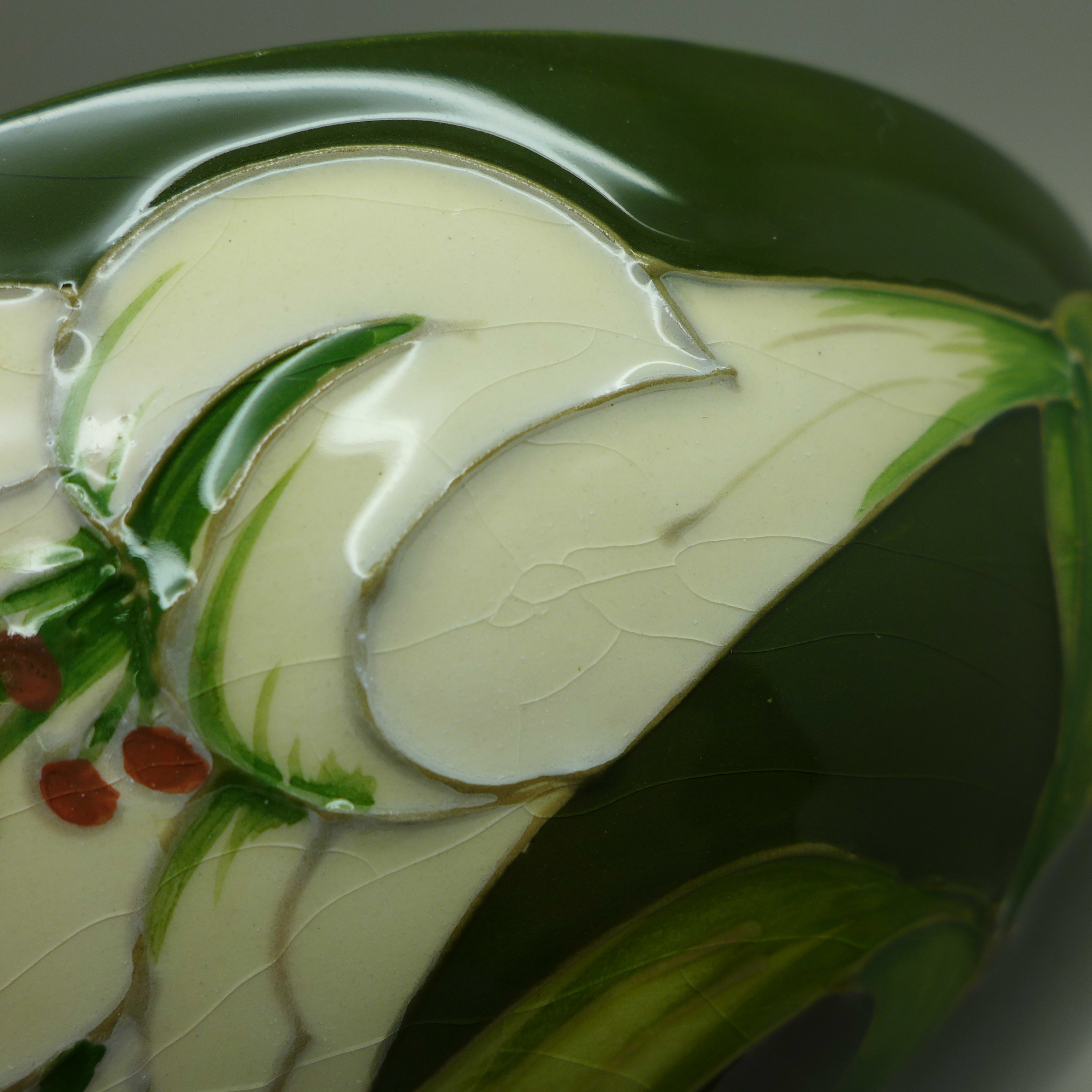 A Moorcroft Bermuda Lily bowl, 163mm diameter - Image 6 of 6