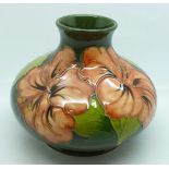 A Moorcroft hibiscus squat vase, 10.5cm