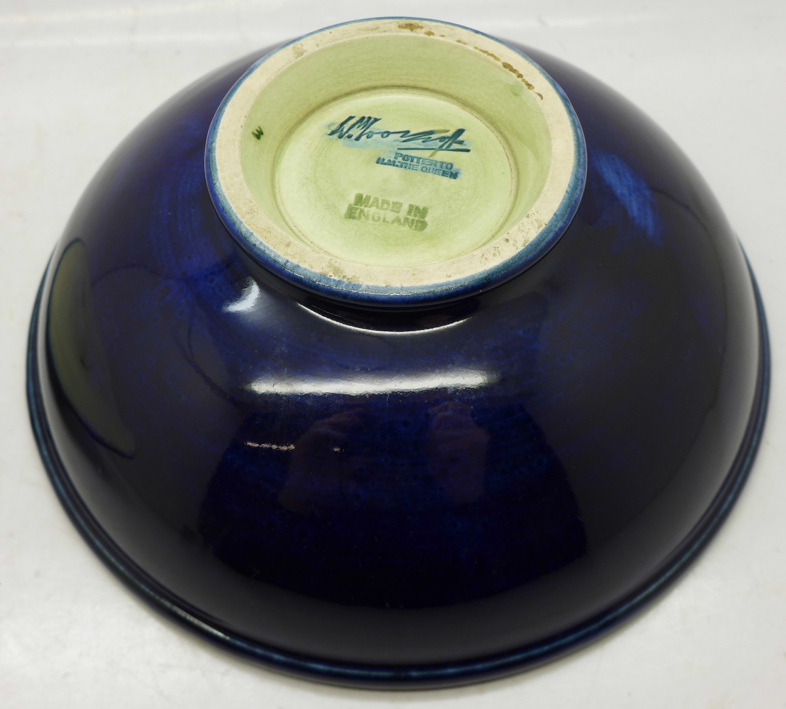 A Moorcroft lidded bowl, with impressed marks, 15cm diameter - Image 7 of 9