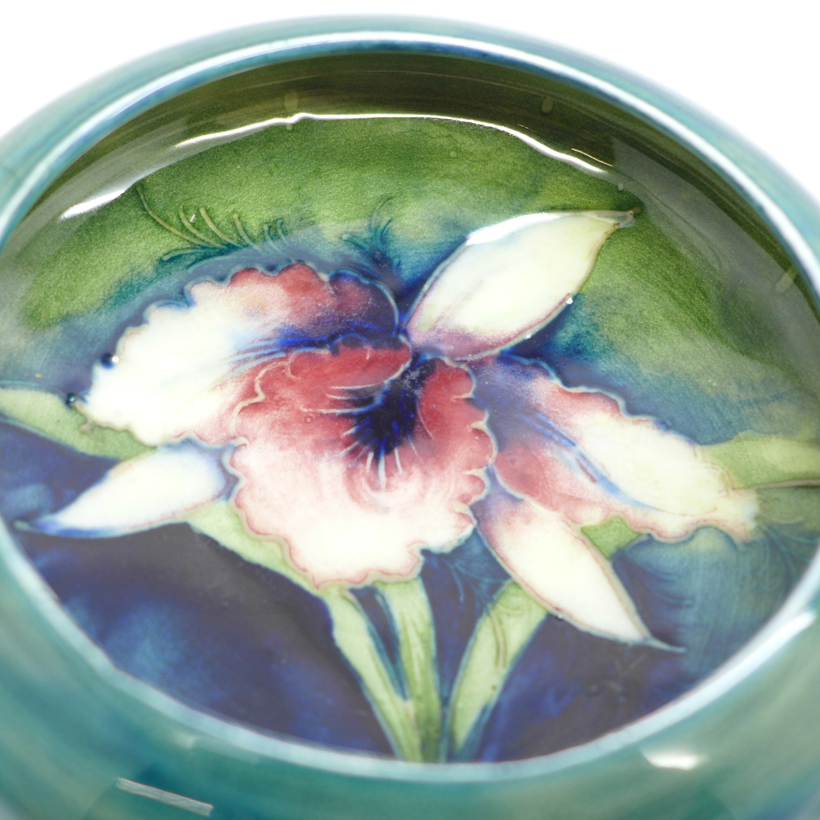 Two Moorcroft dishes, freesia and orchid, 11cm and 10.5cm, (142,146) - Image 3 of 7