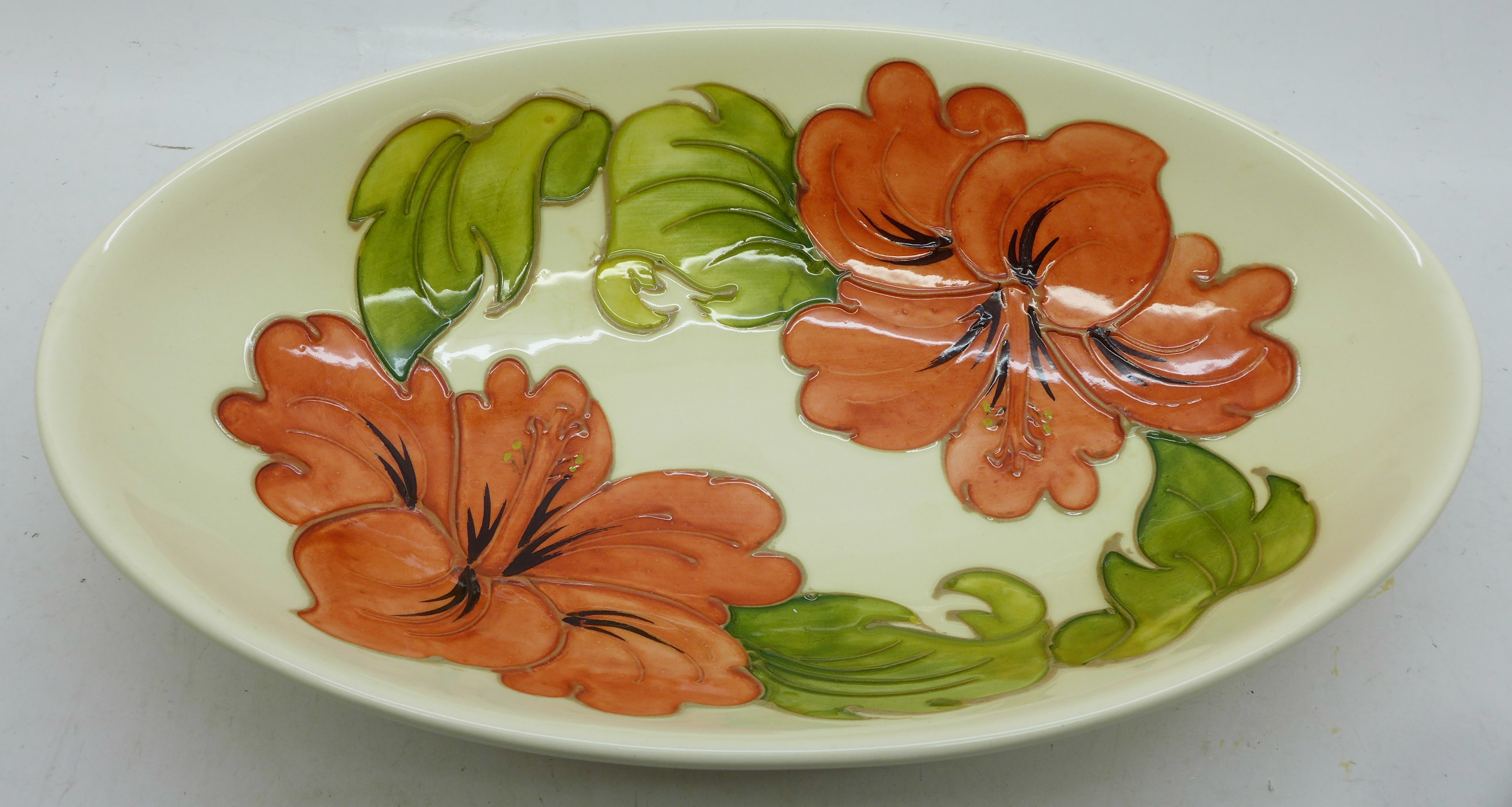 A Moorcroft hibiscus oval dish/bowl, 23cm - Image 2 of 4