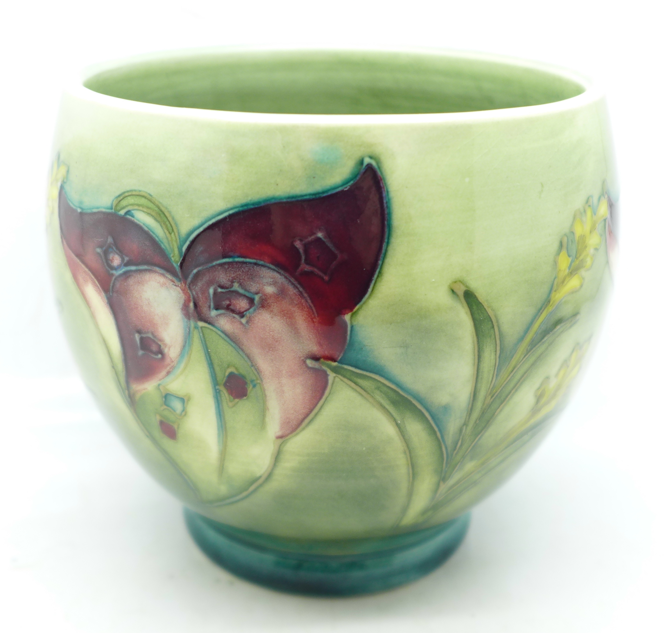 A Moorcroft arum lily vase, 11cm - Image 4 of 6