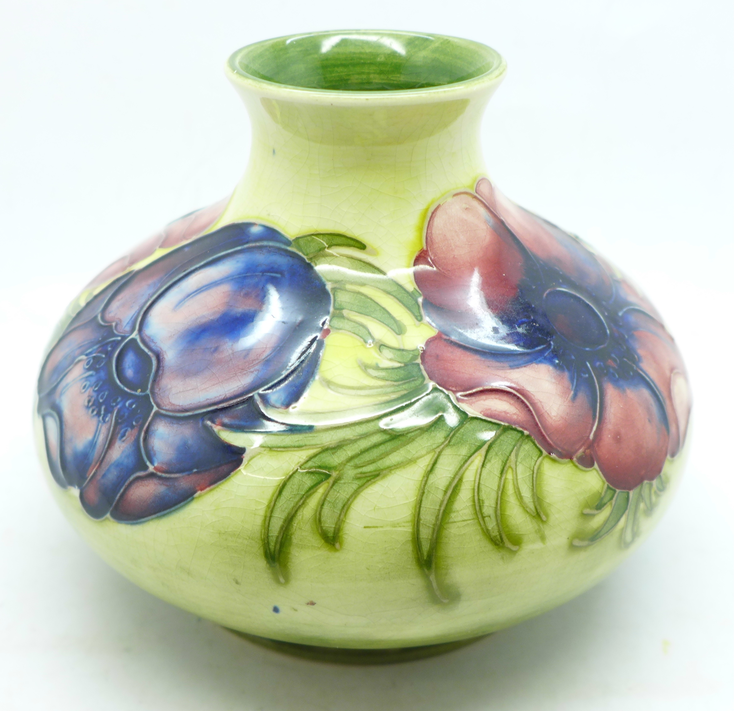 A Moorcroft anemone squat vase, 9.5cm - Image 2 of 5