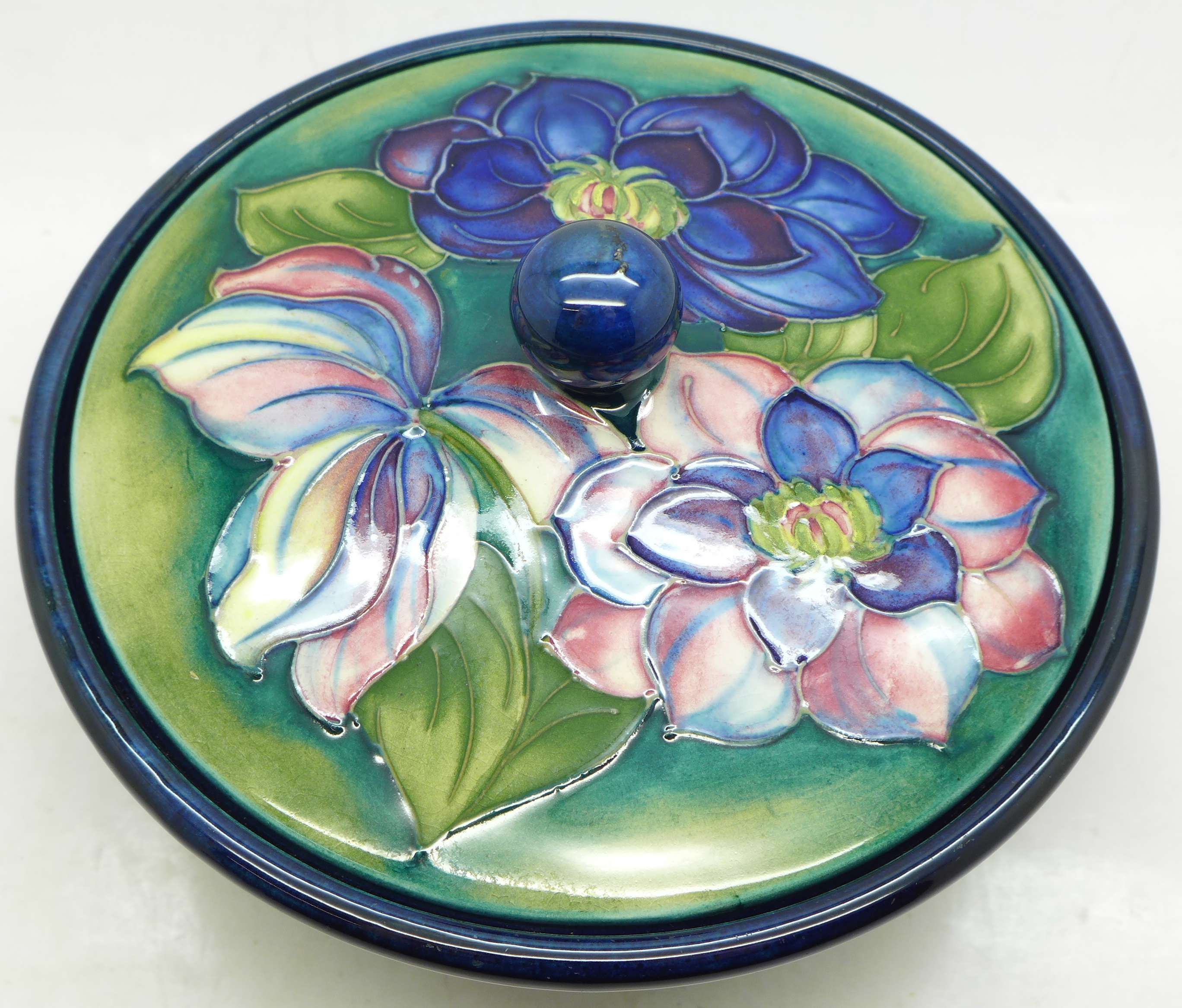 A Moorcroft lidded bowl, with impressed marks, 15cm diameter - Image 3 of 9