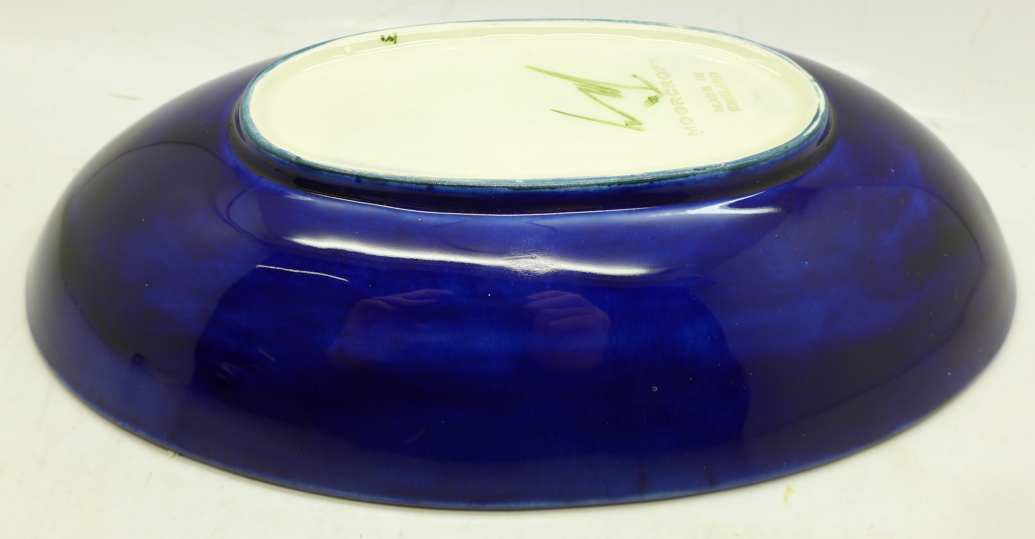 A Moorcroft magnolia oval dish, 23cm - Image 4 of 4