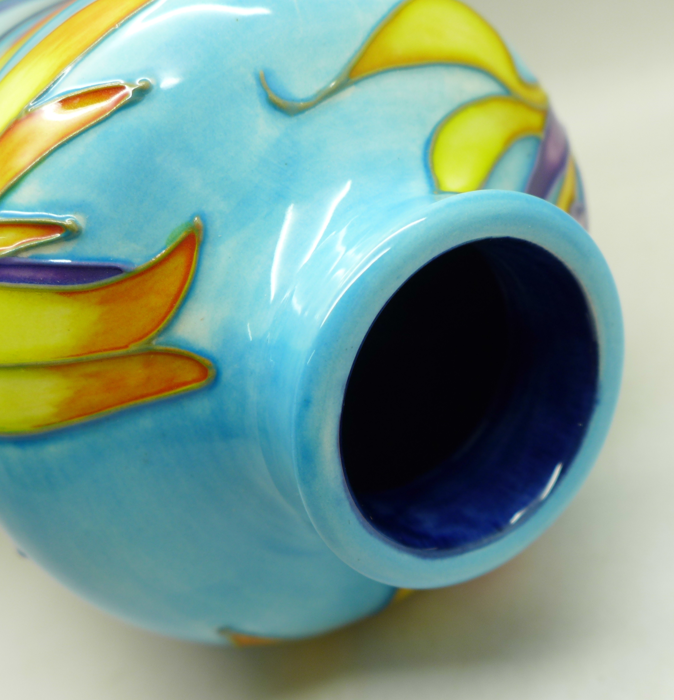 A Moorcroft California design vase, 1998, KDM, 21cm - Image 5 of 7