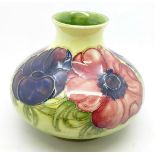 A Moorcroft anemone squat vase, 9.5cm