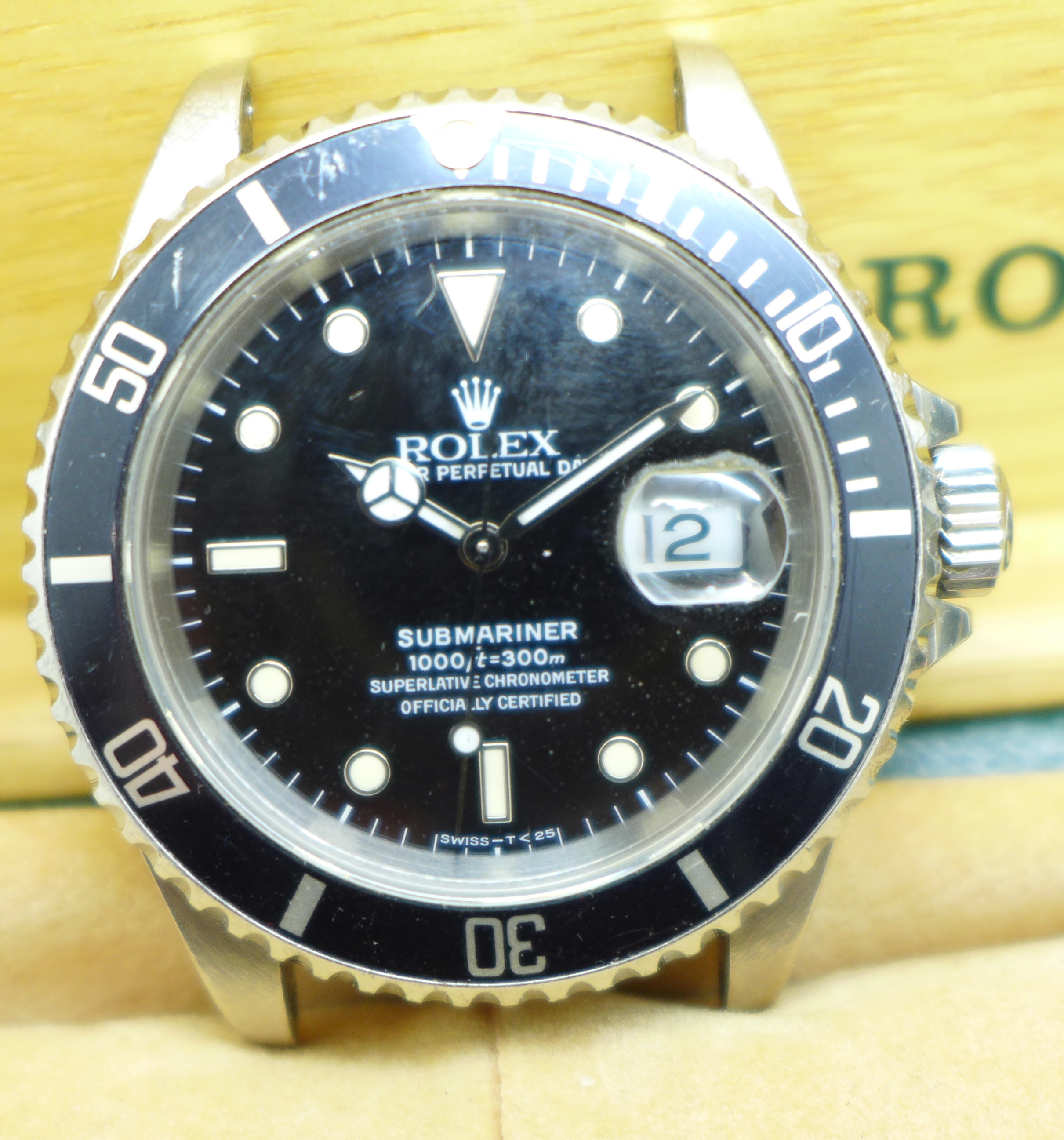 A Rolex Submariner Superlative Chronometer Date wristwatch, 1000ft=300m, ref. 16610, serial number - Image 3 of 18