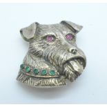 A sterling silver dog brooch/pendant set with emerald and ruby, 27mm x 30mm