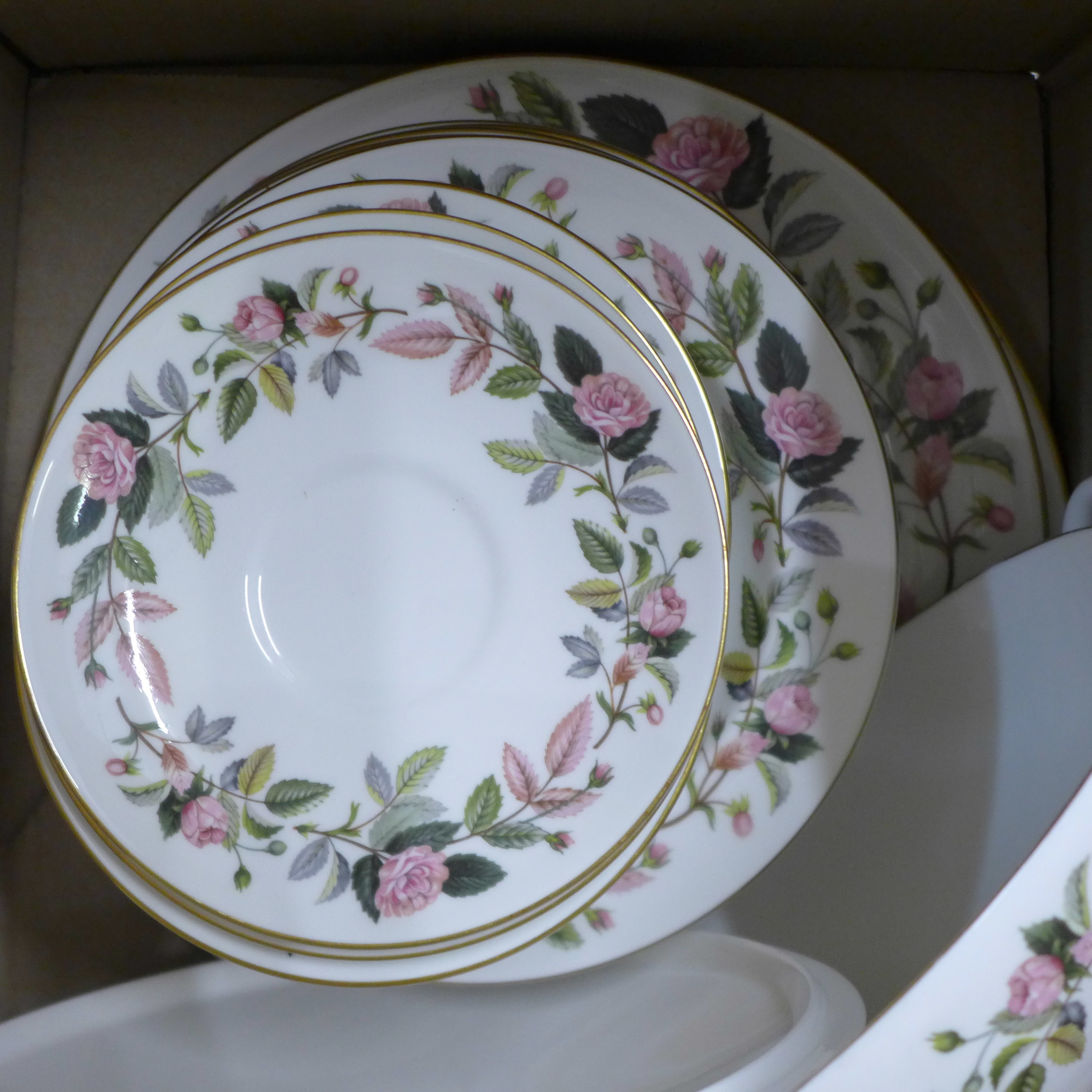 Wedgwood Hathaway Rose tea and dinnerwares (2 boxes, 54 pieces) - Image 3 of 5