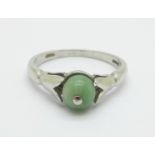 A 9ct white gold and jade ring, 2.5g, M