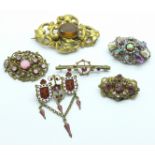 Six vintage brooches, one enamelled, one a/f