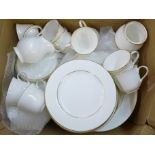 Royal Doulton Signature Gold tea and dinnerwares **PLEASE NOTE THIS LOT IS NOT ELIGIBLE FOR