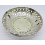 A pierced silver dish, 84g, 12.5cm