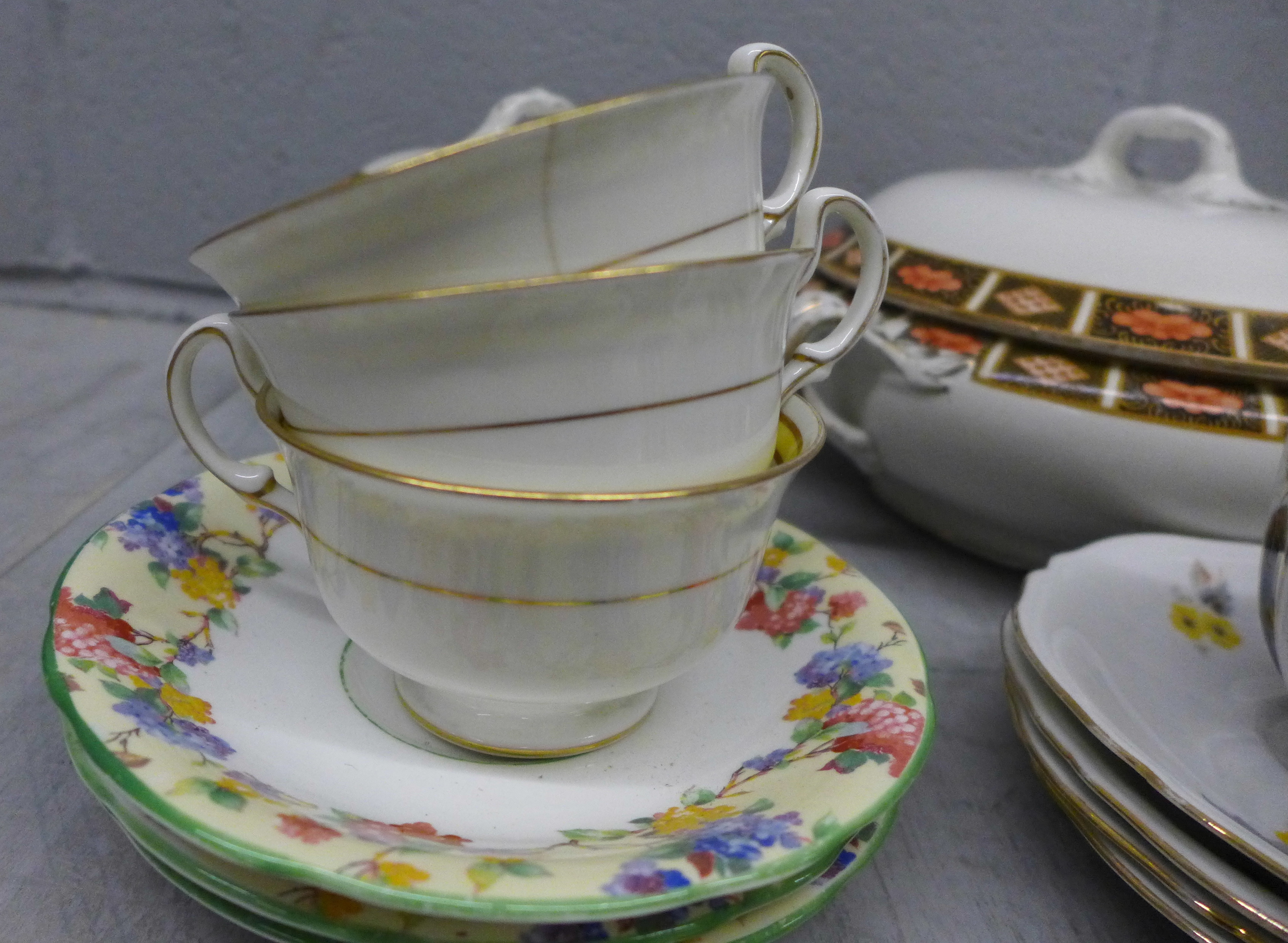 A collection of mixed china including Aynsley, Allertons, Bishop, etc., a mixed set of tea cups - Image 4 of 4