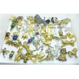 A collection of forty-four novelty brooches including dogs, cats, three Teddy bears, etc.