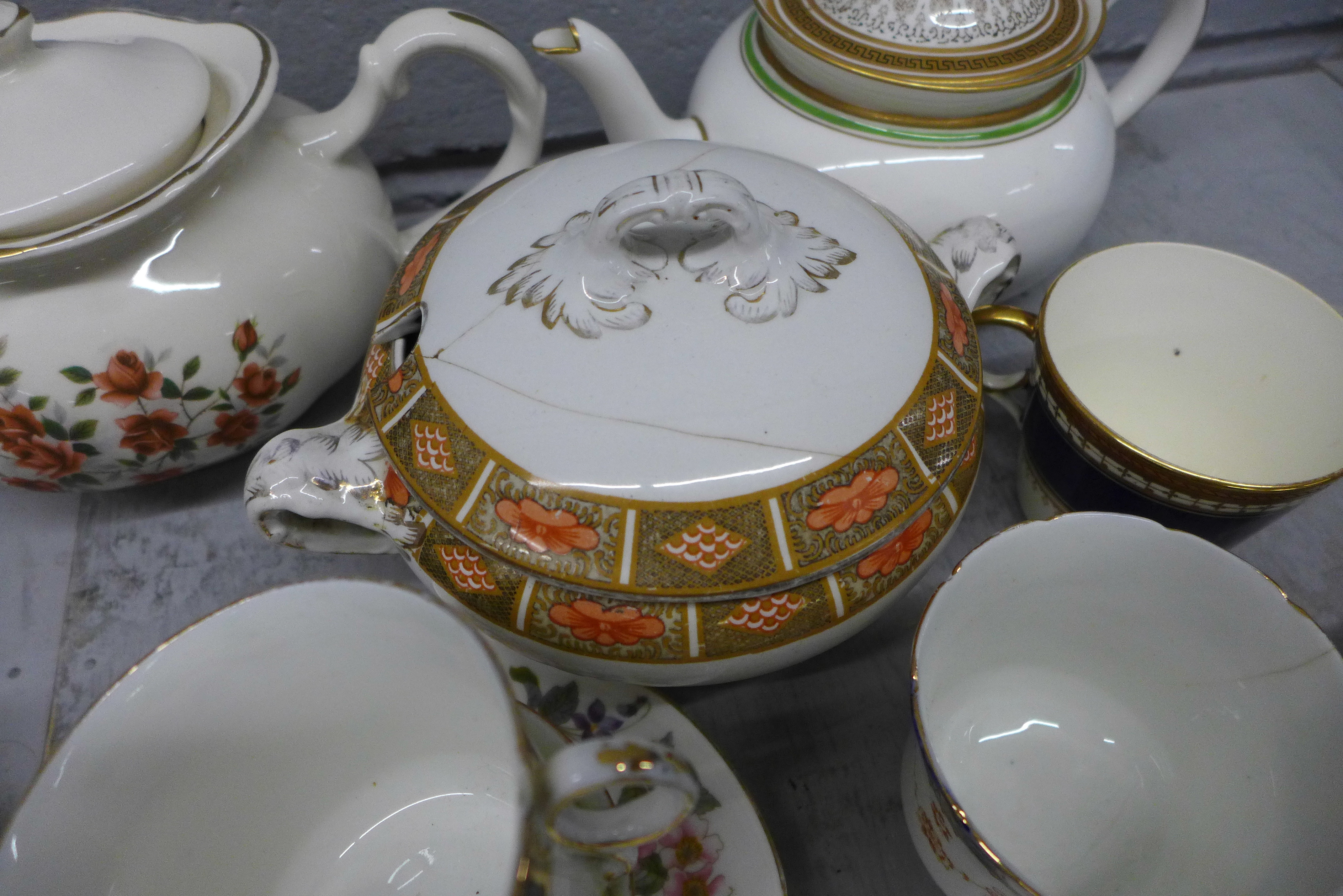 A collection of mixed china including Aynsley, Allertons, Bishop, etc., a mixed set of tea cups - Image 2 of 4