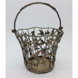 A silver Arts and Crafts basket, William Comyns & Sons, London 1908, 86g, diameter of top 8cm