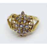 A 9ct gold cluster ring, 3.2g, N