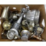 A box of mixed plated items and metalwares, brass trivet, mugs, samovar, etc. **PLEASE NOTE THIS LOT
