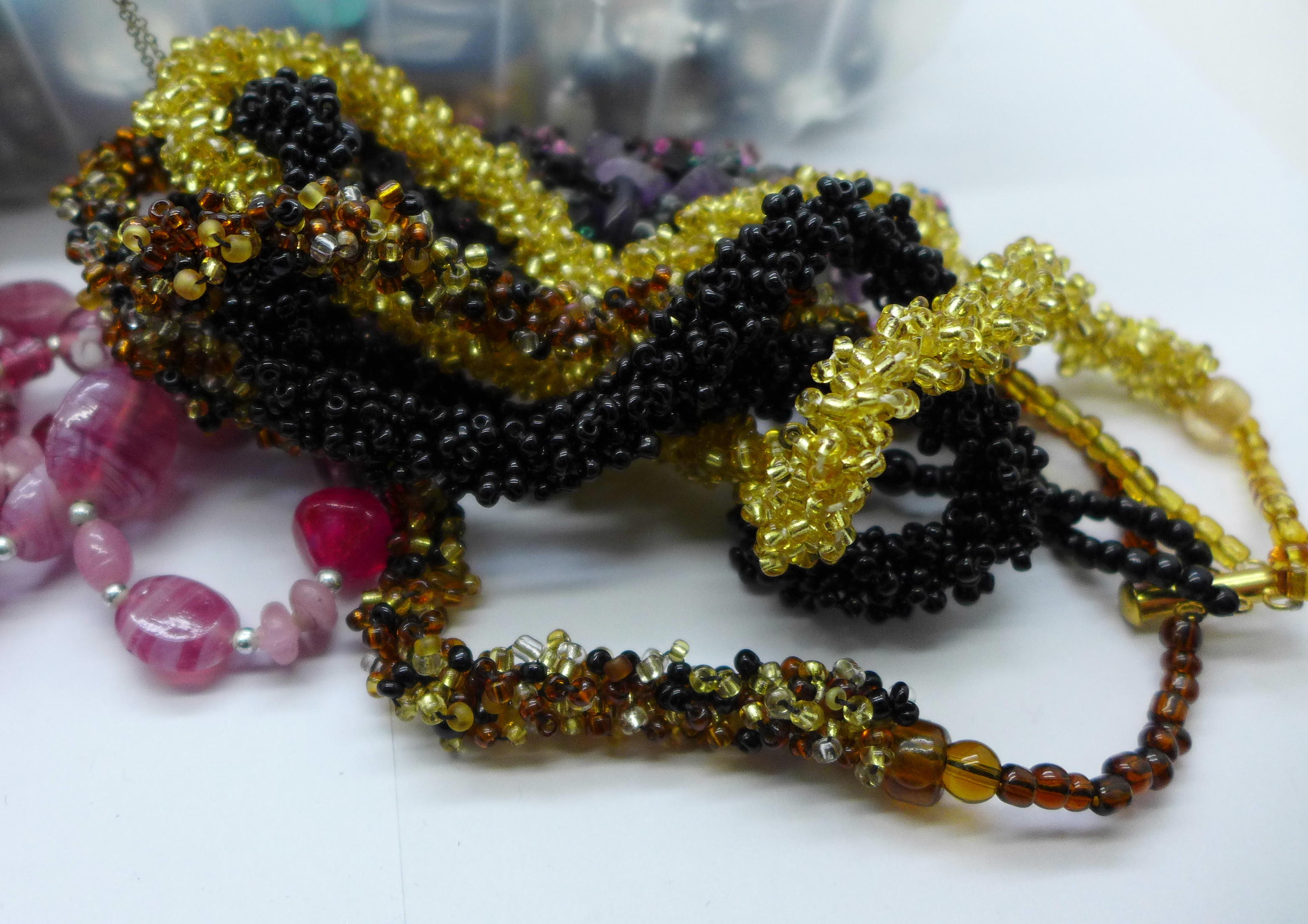 Vintage bead necklaces and other costume jewellery - Bild 3 aus 3