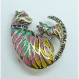 A silver plique a jour cat brooch, 4cm