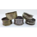 Five silver napkin rings, 77g