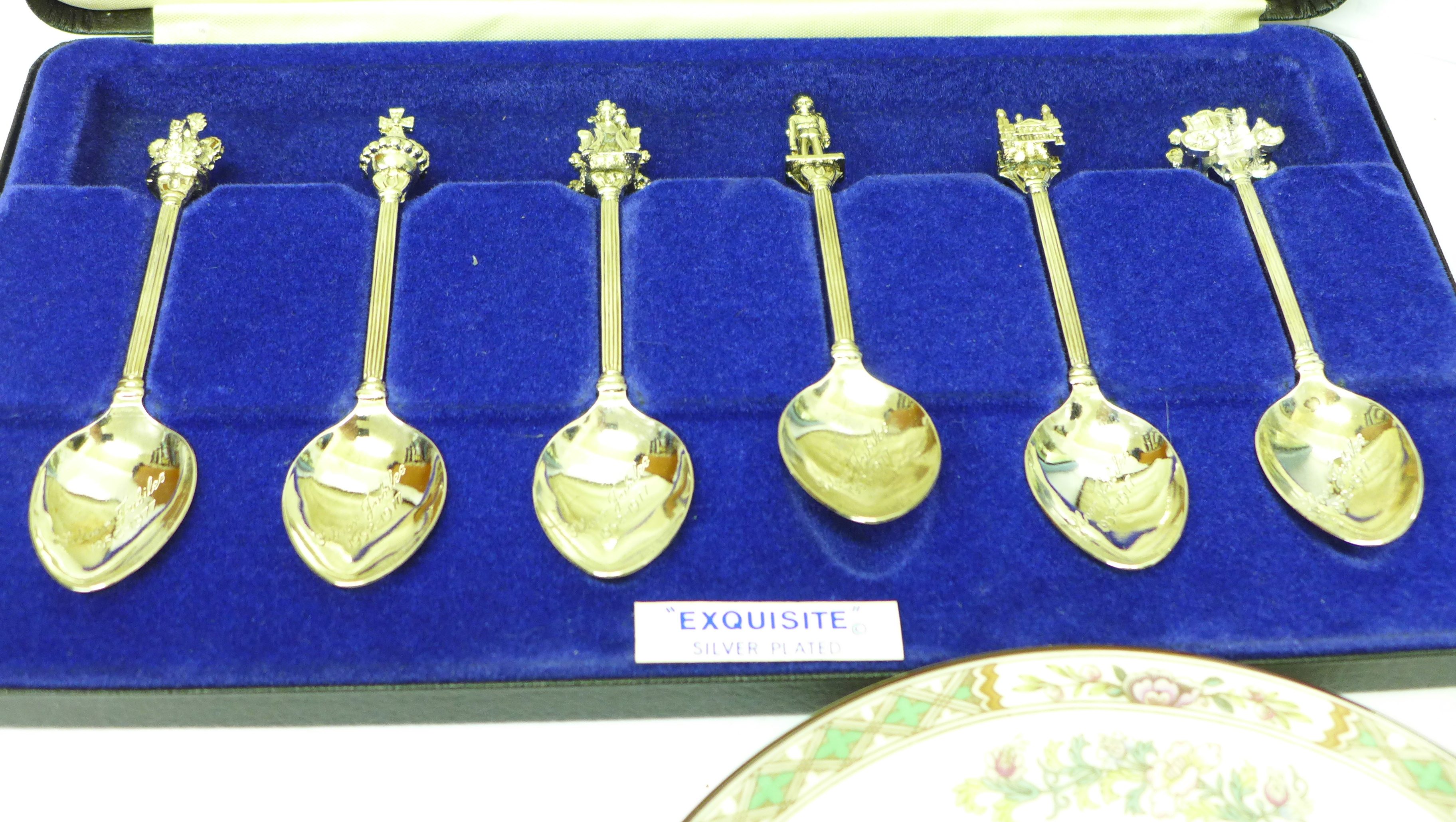 A collection of Wedgwood china, six pieces of 'Kutani Crane', a Wedgwood frame, boxed, a set of - Image 2 of 2