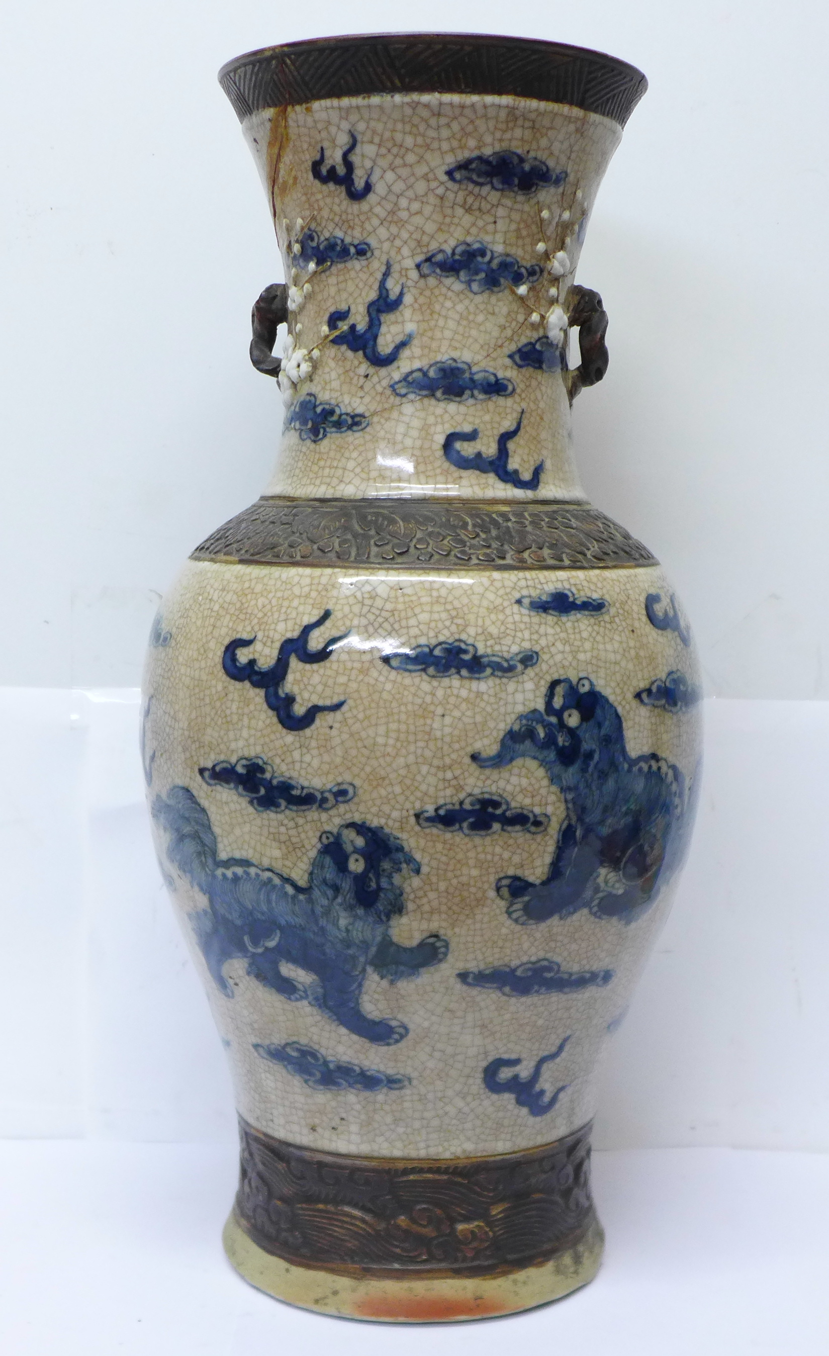 A large c.1900 Chinese vase, decorated with foo dogs, 46cm, a/f - Image 4 of 8