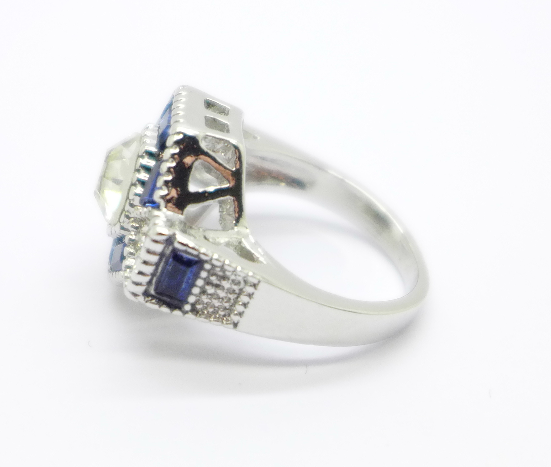 An Art Deco style ring, size L/M - Image 2 of 3
