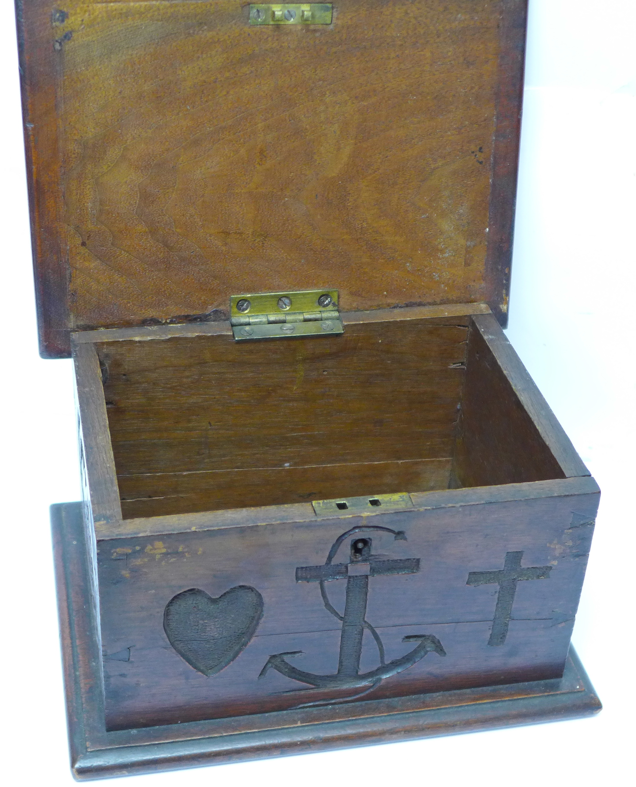 A wooden box with Faith, Hope and Charity carvings - Image 6 of 6