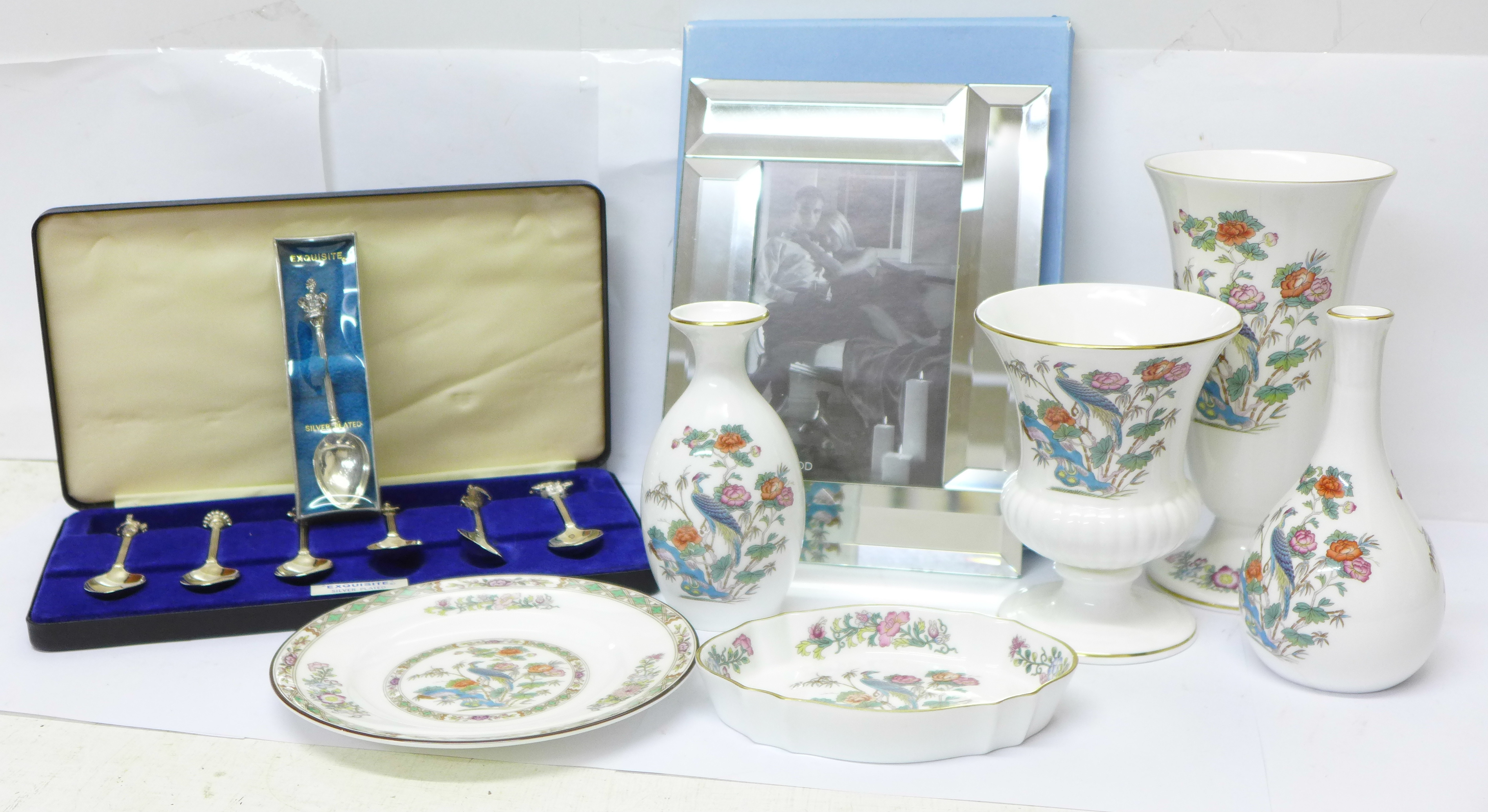 A collection of Wedgwood china, six pieces of 'Kutani Crane', a Wedgwood frame, boxed, a set of