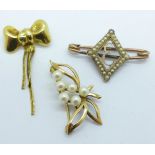 Two hallmarked 9ct gold brooches and a seed pearl set initial brooch pin a/f, bow brooch a/f, (9ct