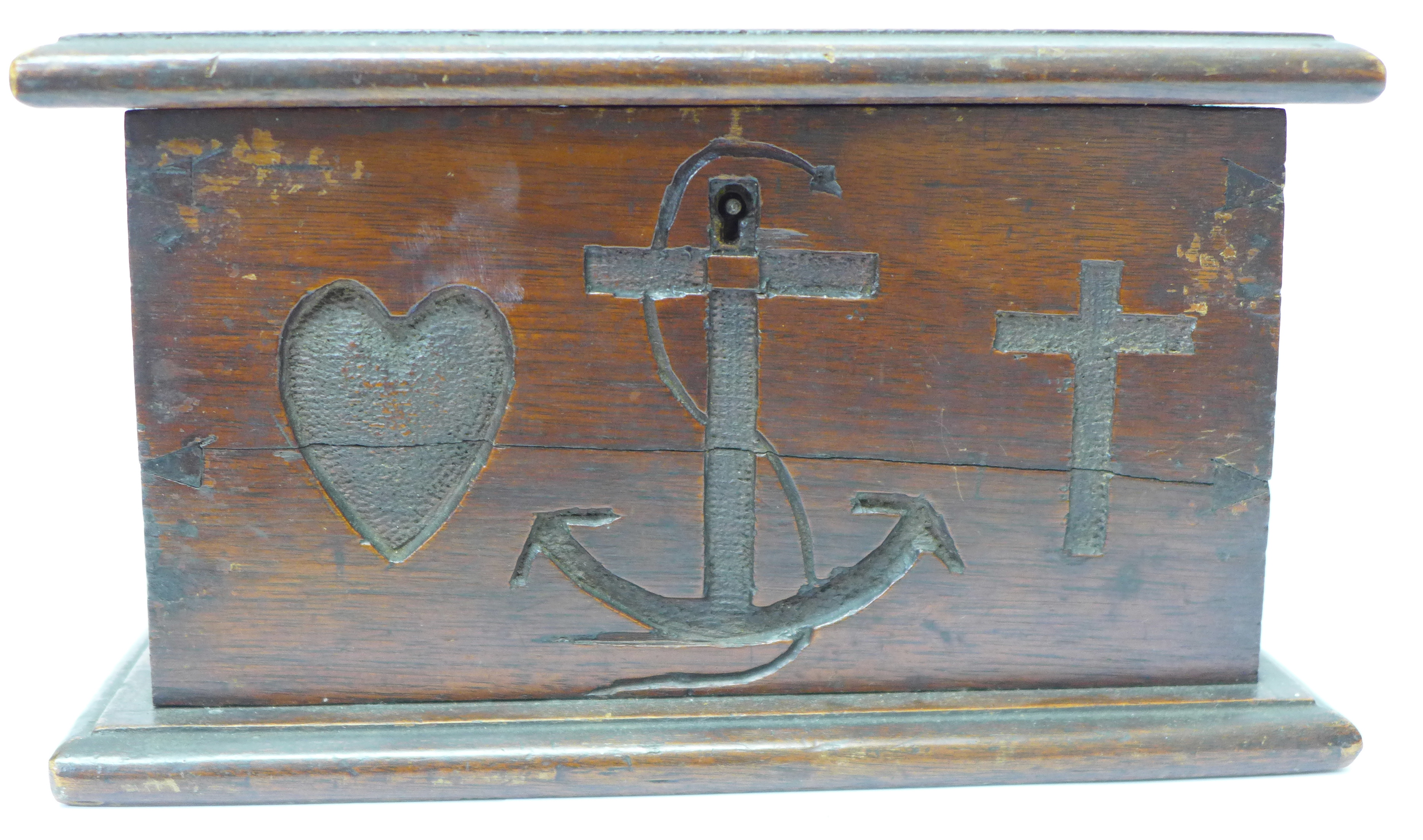 A wooden box with Faith, Hope and Charity carvings - Image 3 of 6