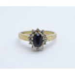 A 9ct gold cluster ring, 2.8g, M
