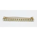 A 14ct gold and pearl brooch, 2.1g, 37mm