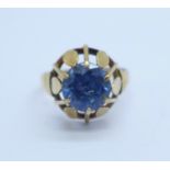 A 9ct gold, blue stone ring, 2.7g, M