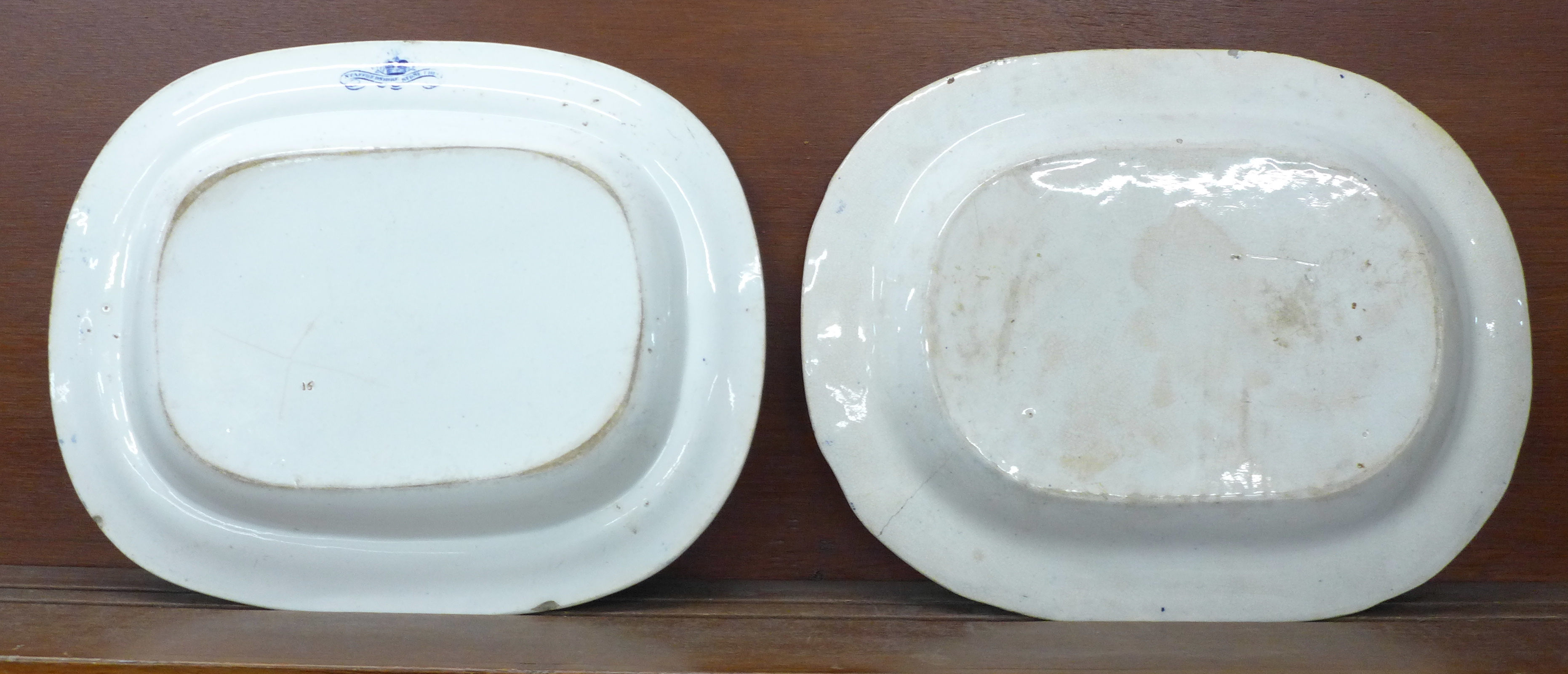 Two blue and white willow pattern meat plates, both a/f - Image 4 of 7