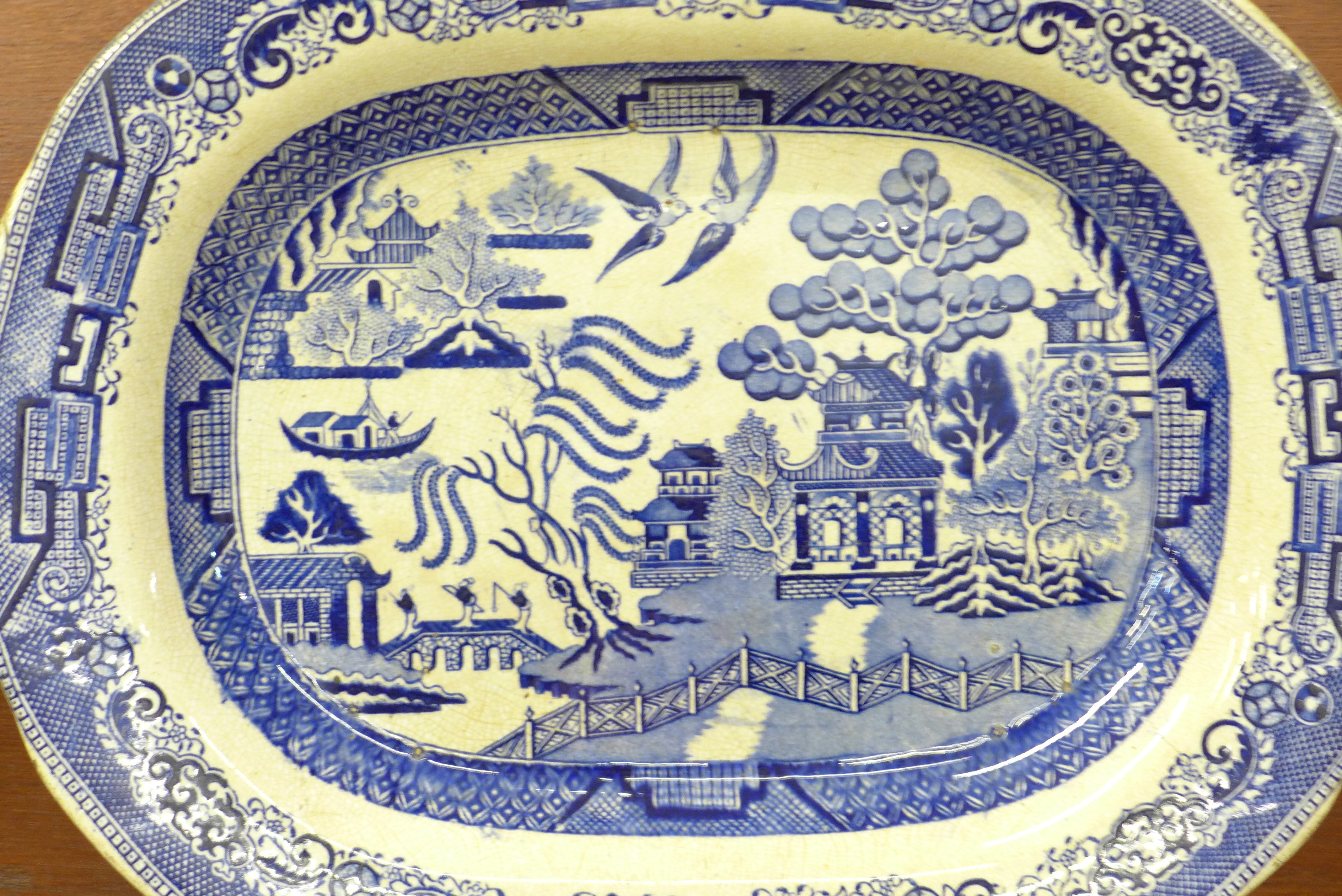 Two blue and white willow pattern meat plates, both a/f - Image 2 of 7