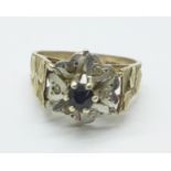 A 9ct gold cluster ring, 3.9g, O