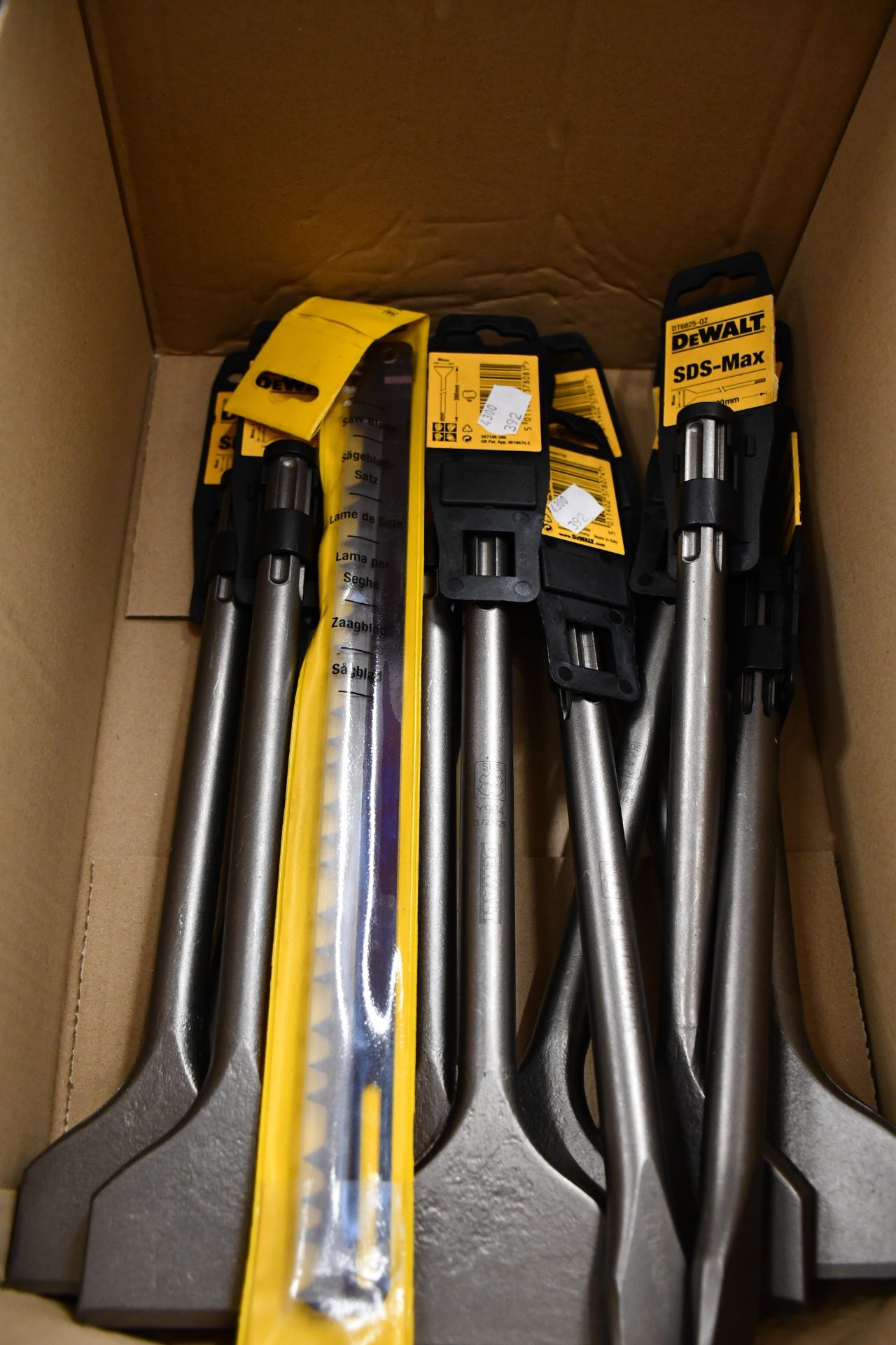 Ten DeWalt DT6825-QZ 80mm wide flat chisel bits SDS-Max and two DeWalt DT6822QZ SDS Max steel flat